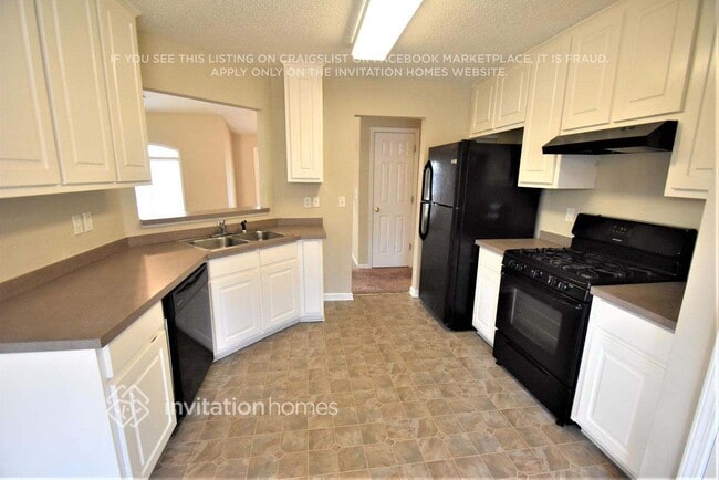 Building Photo - 5600 Cedar Pass