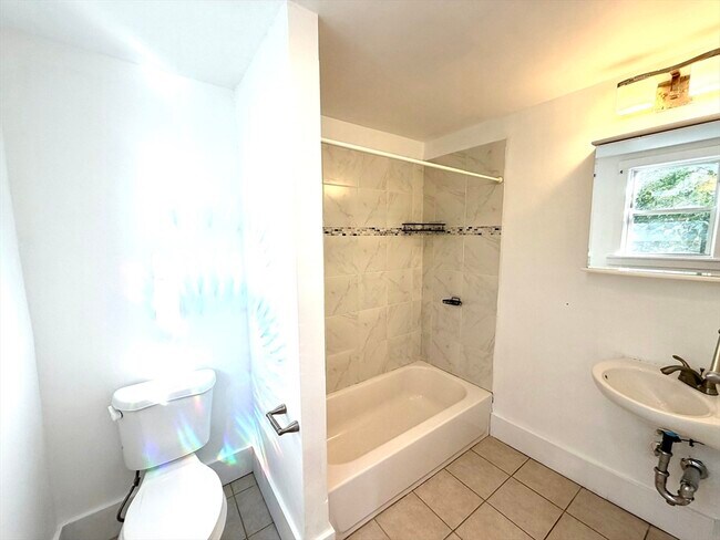 Building Photo - 11 Francis St