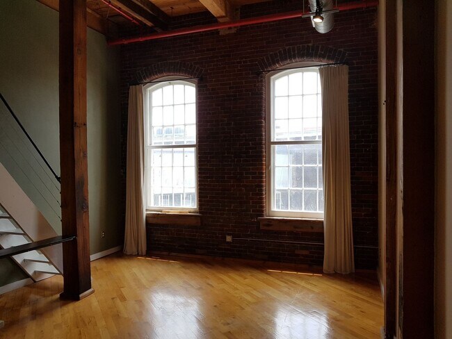 Building Photo - Available NOW- 1-Bd/1Ba in Werthan Lofts