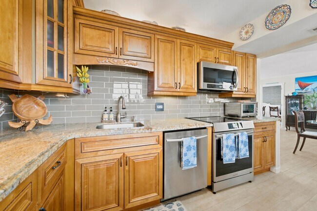 Building Photo - 200 Ocean Trail Way