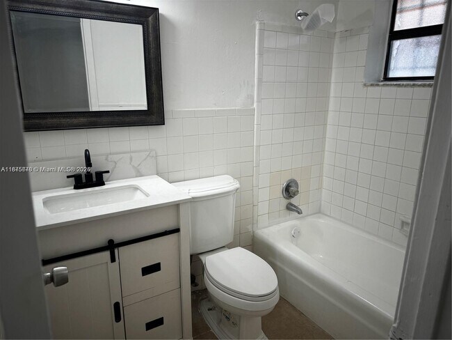 Building Photo - 2481 NW 13th Ct