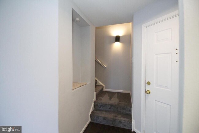 Building Photo - 46598 Drysdale Terrace