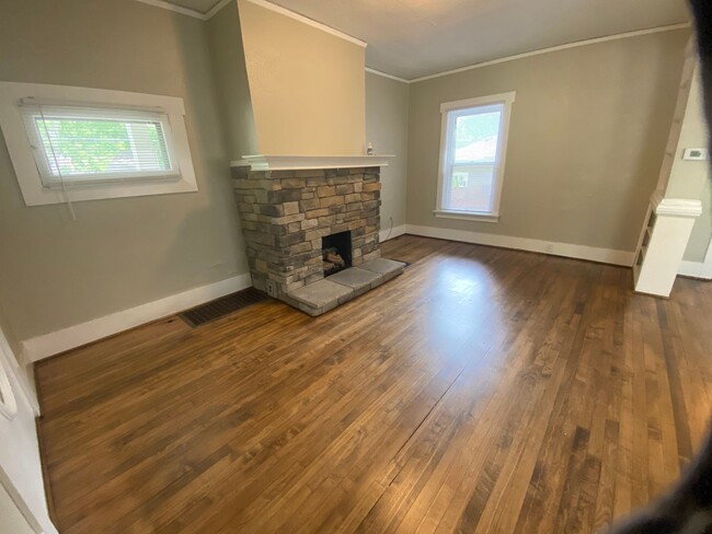 Building Photo - 2 Bedroom 1 Bath home