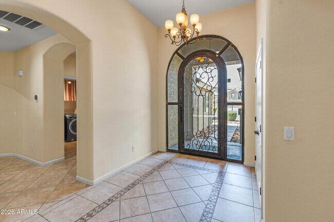 Building Photo - 4335 E Fox Cir