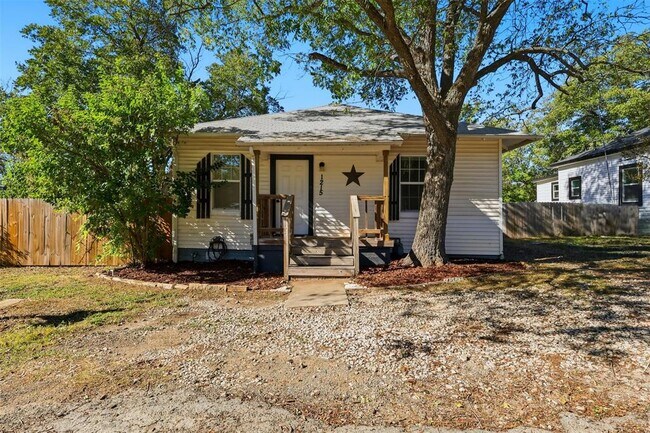 Primary Photo - 1215 Porter St