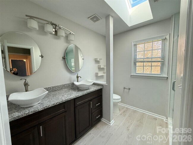 Building Photo - 8708 Parkchester Dr