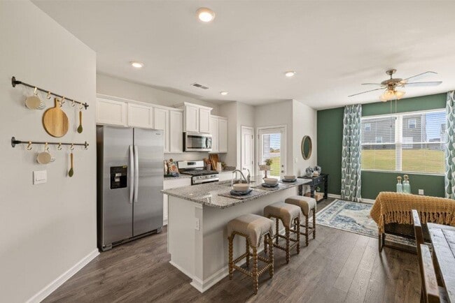 Building Photo - 801 Grovebury Ct