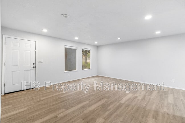 Building Photo - 3714 W 16th Pl