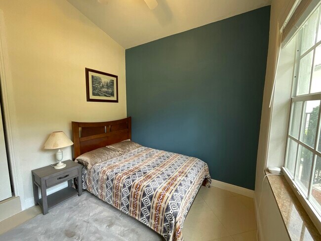 Building Photo - 12132 Quercus Ln