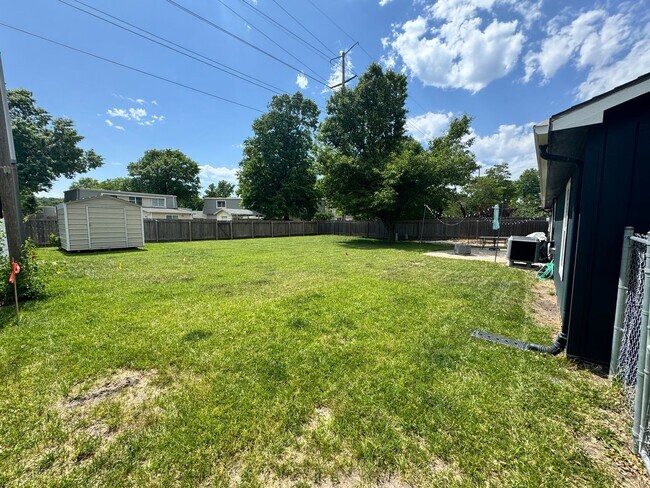 Building Photo - Newly remodeled Eastside home