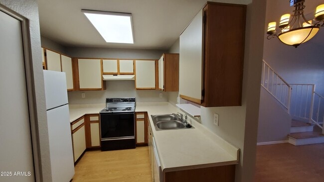 Building Photo - 8625 E Belleview Pl