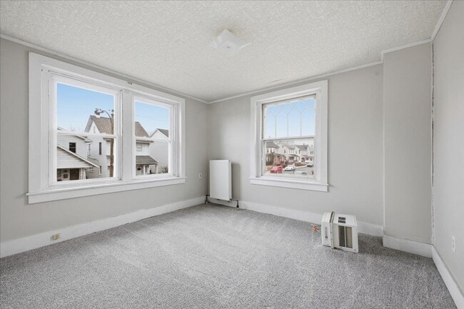 Building Photo - Spacious Victorian, over 2400 sq ft