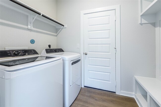 Building Photo - 8595 Blueberry Ash St