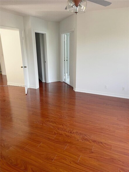 Building Photo - 15840 NW 16th Ct