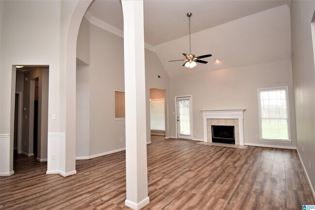 Building Photo - 404 Bentmoor Way