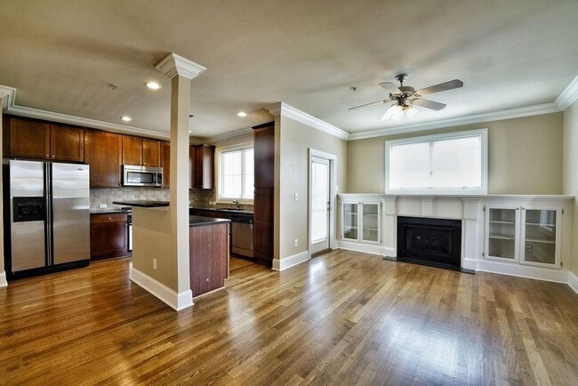 Building Photo - 307 Le Gran Bend