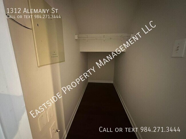 Building Photo - 1312 Alemany St