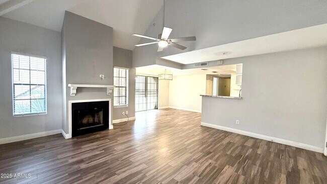 Building Photo - 1211 N Miller Rd