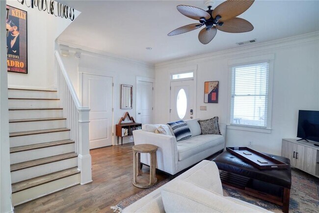 Building Photo - 205 Lampkin St NE