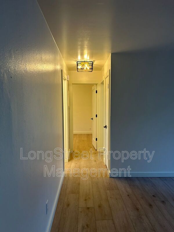 Building Photo - 11380 SW Greenburg Rd