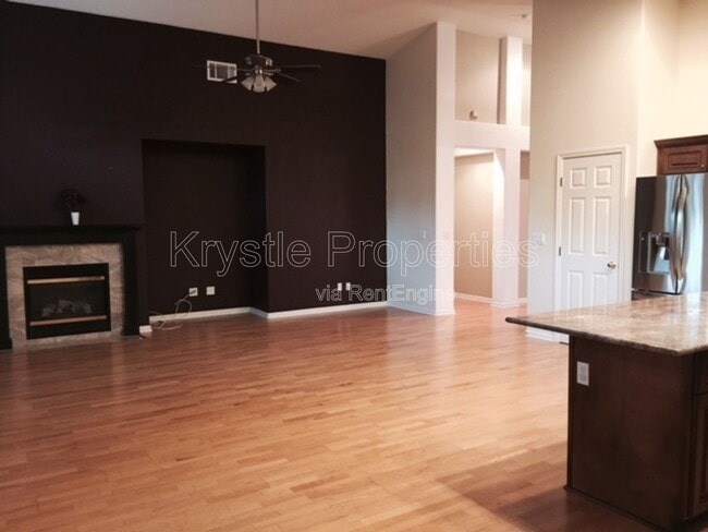 Building Photo - 510 Pyramid Ct