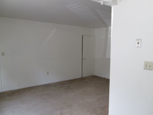 Building Photo - 1575 Briarfield Rd