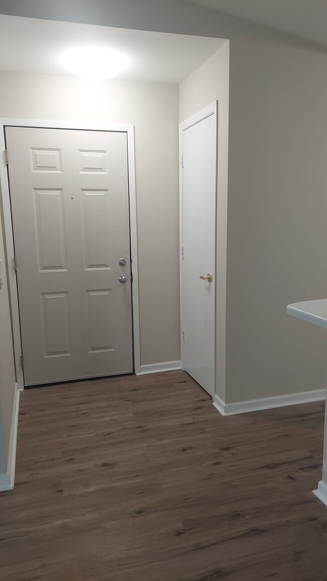 Building Photo - 1506 Spring Brook Ct