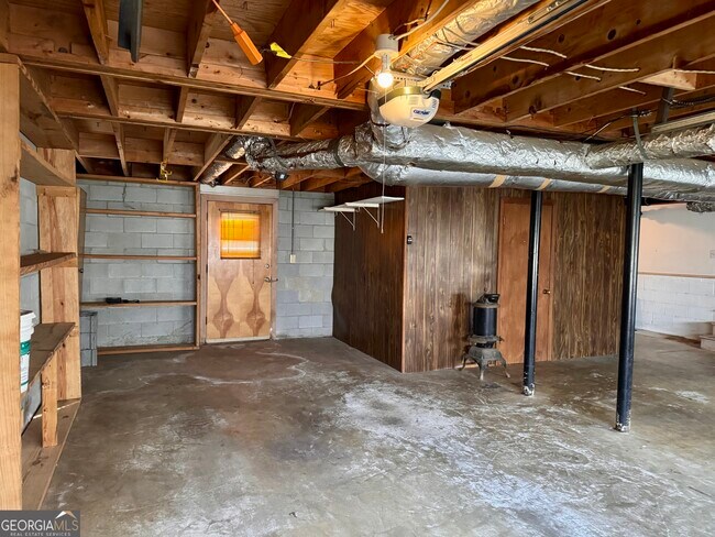 Building Photo - 3710 Creekview Cir