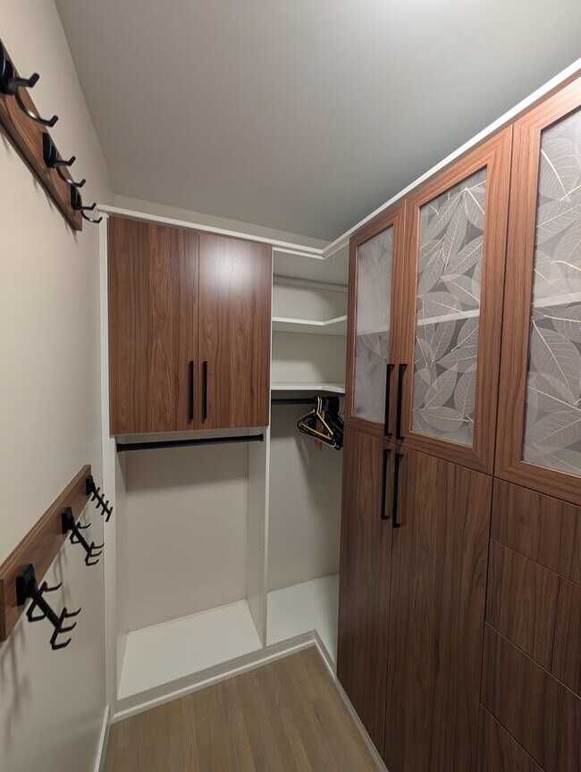 Building Photo - 4532 Reinhardt Dr