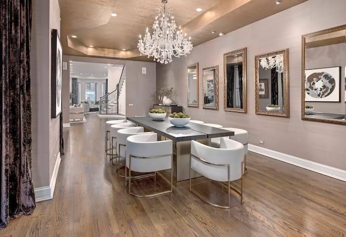 Building Photo - 32 E Bellevue Plz