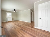 Building Photo - 17 Gene Ave