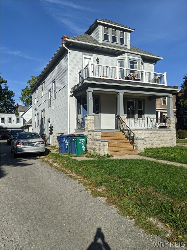 Building Photo - 2026 Hertel Ave