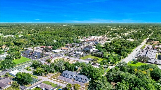 Building Photo - 37 SE 15th Terrace