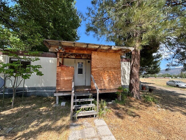 Primary Photo - 900 Callahan Rd