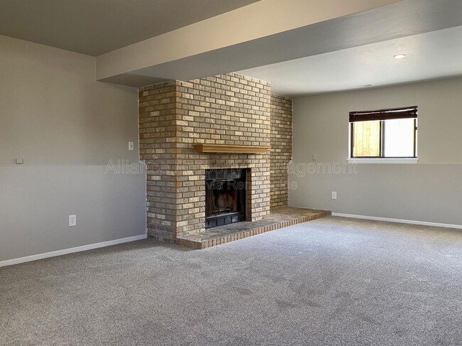 Building Photo - 5945 Breeze Ct