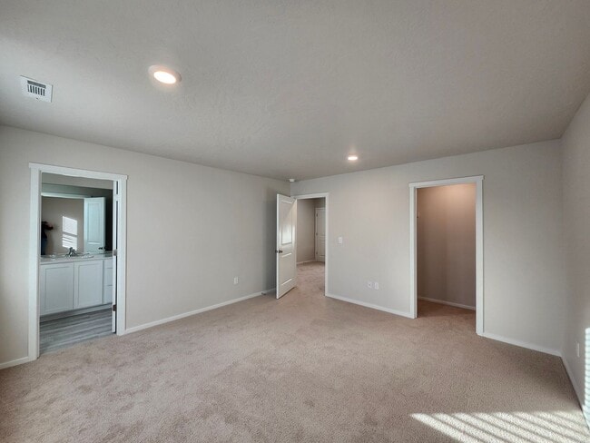 Building Photo - Beautiful & Brand New! 3 Bedroom, 2.5 Bath-Washer & Dryer Included!
