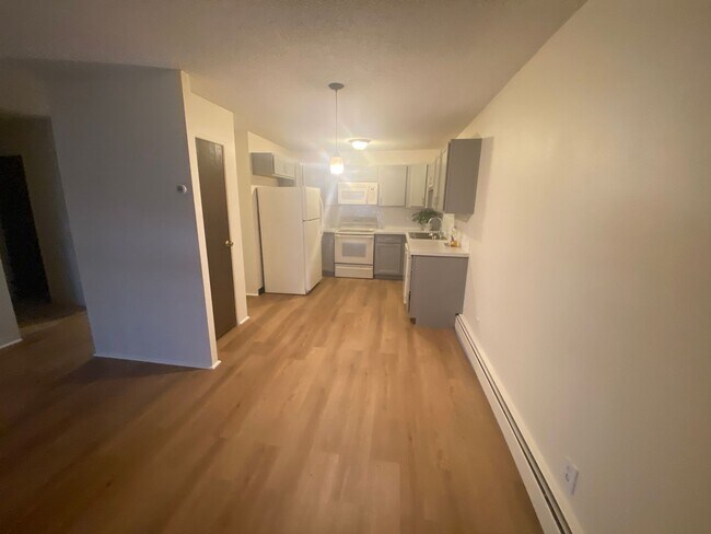 Building Photo - 2 Bedroom 1 Bath Condo in Heather Gardens