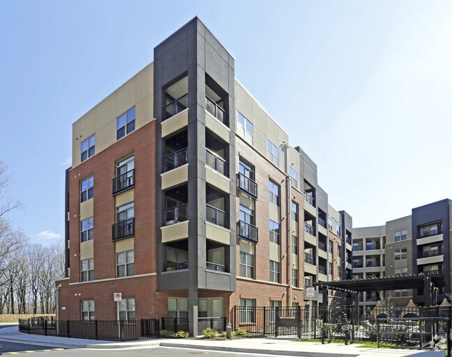Building Photo - Camden Washingtonian