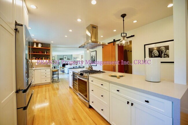 Building Photo - 22 Madrone Ct