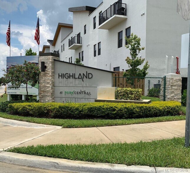 Primary Photo - 10419 NW 82nd St