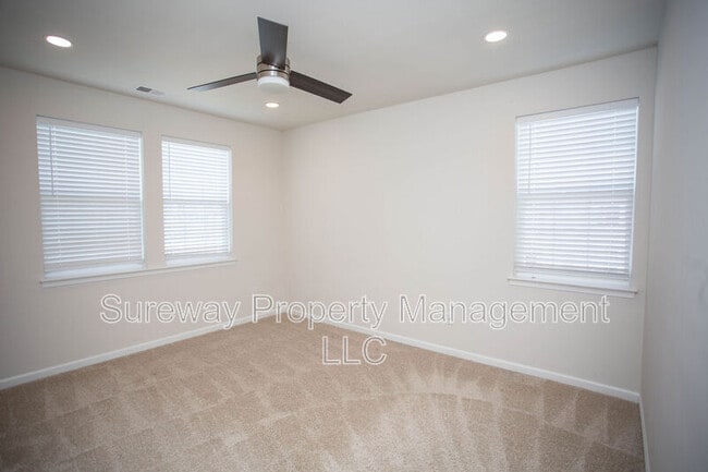 Building Photo - 13 Verona Ln
