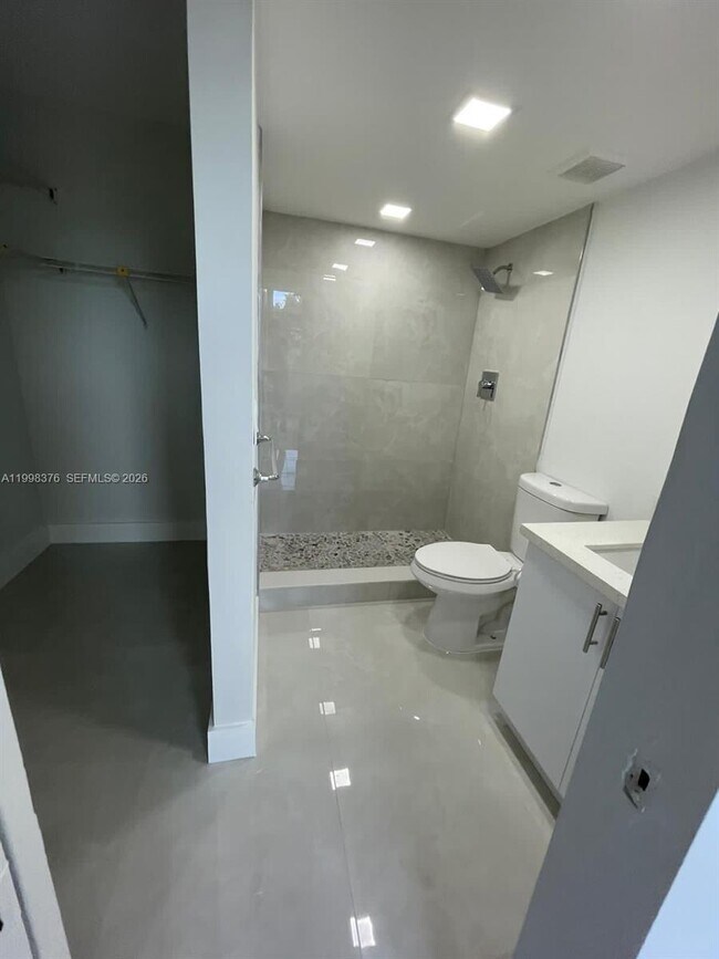 Building Photo - 9460 Tangerine Pl