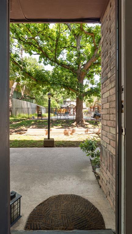 Building Photo - 7409 Shadow Hill Dr