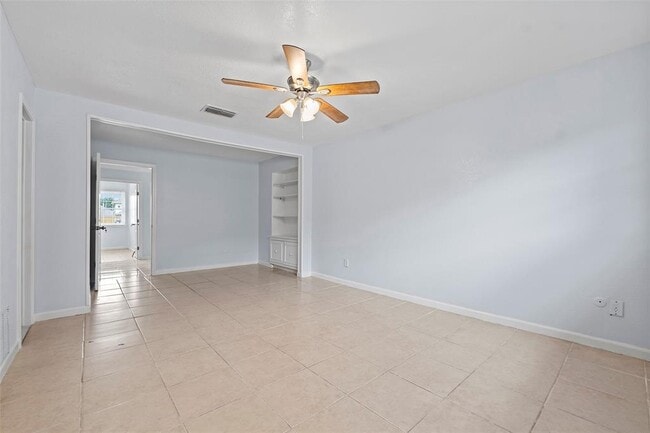 Building Photo - 13163 High Star Dr