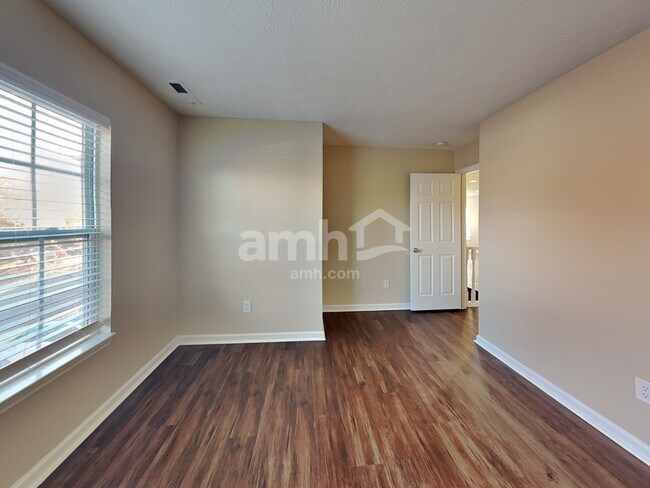 Building Photo - 12711 Buck Run Dr