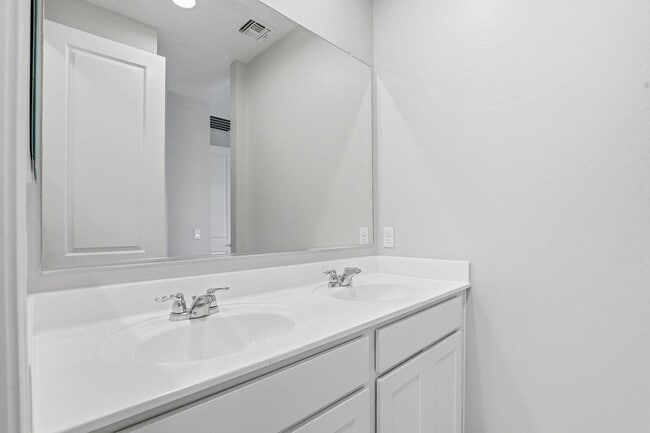 Building Photo - 9319 E Sector Dr
