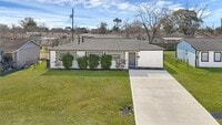 Building Photo - 2126 Hillshire Dr
