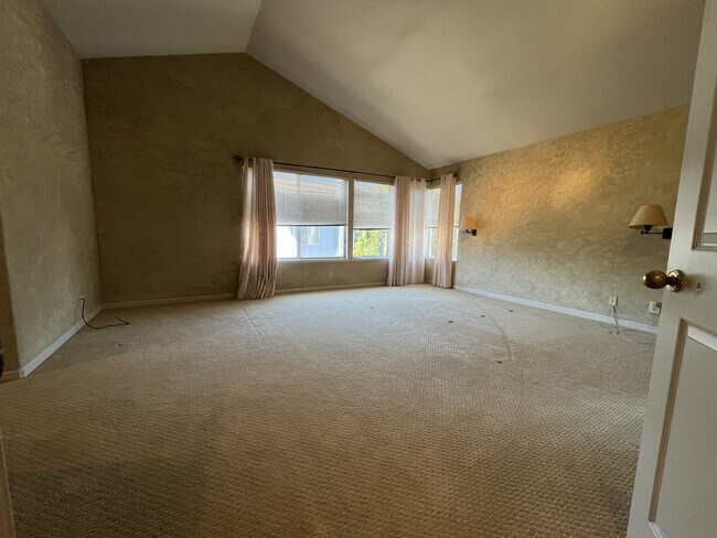 Building Photo - 3199 Alpine Dr