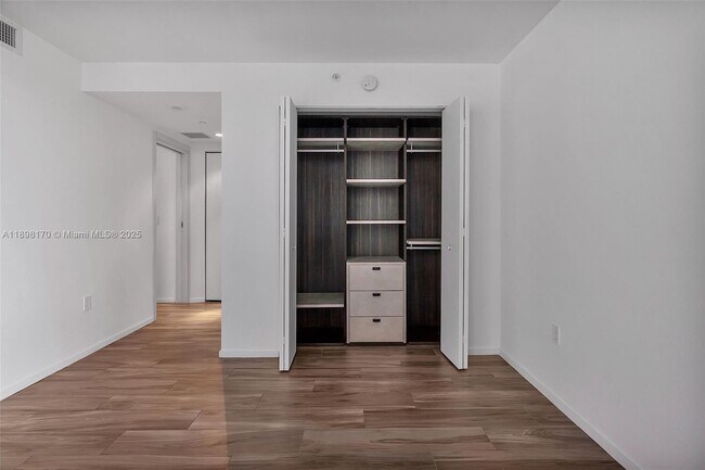 Building Photo - 801 S Miami Ave