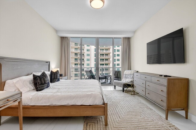 Building Photo - 3100 N Ocean Dr